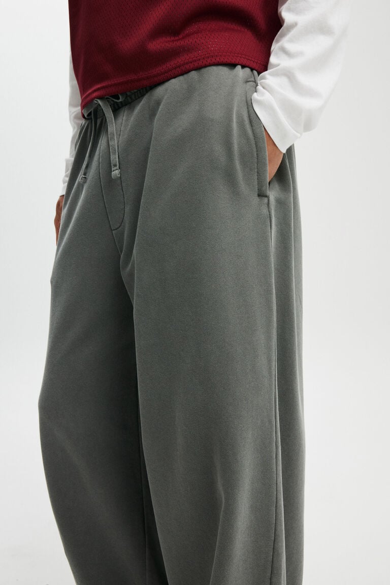 (PRE-ORDER 5-7 WEEKS) GREY BAGGY SWEATS